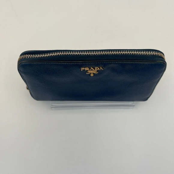 Prada large zip-around wallet in durable Saffiano leather - Picture 3 of 6